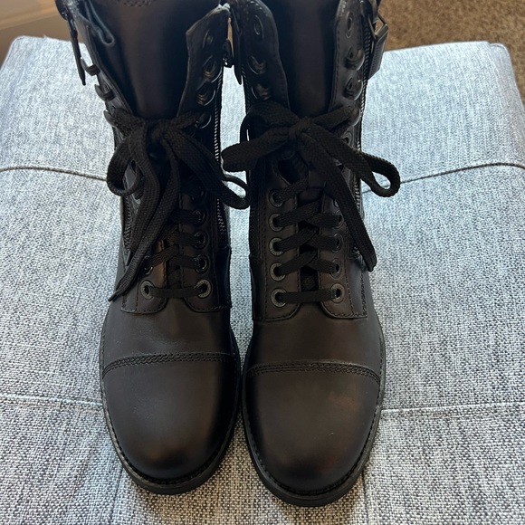 NWOT Chanel Quilted CC Lace Up Combat - Picture 4 of 14